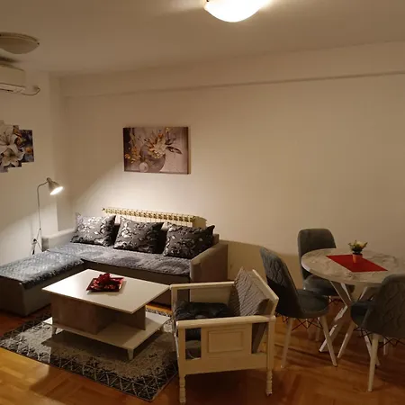 Апартаменты Cozy Modern In Centre *