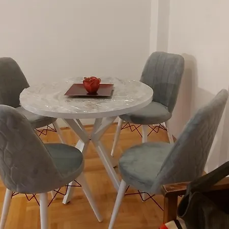 Апартаменты Cozy Modern In Centre *