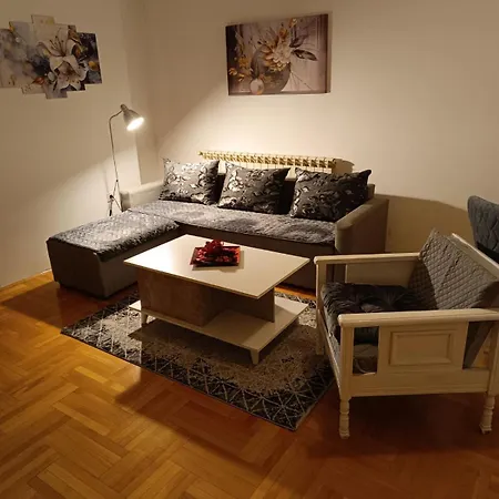 Cozy Modern In Centre Апартаменты Скопье